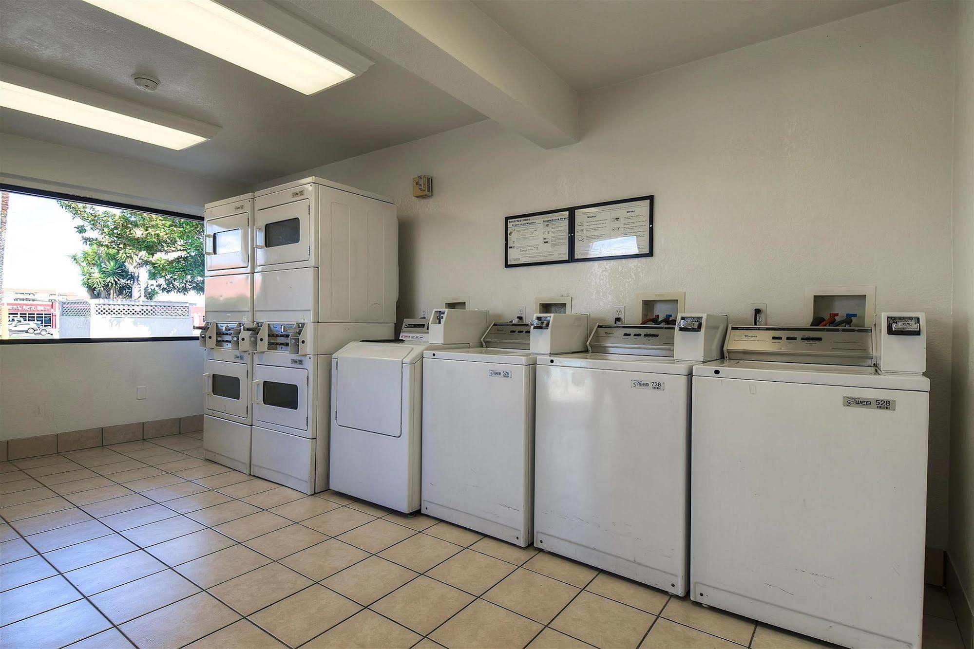 Motel 6-Stanton, Ca Εξωτερικό φωτογραφία